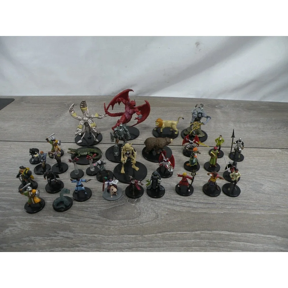 Dungeons & Dragons Icons of the Realms Miniatures Lot 30+ Figures D&D Pathfinder